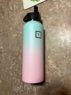 IRON FLASK bottle w/straw, wide mouth, stainless steel bubblegum color 40oz